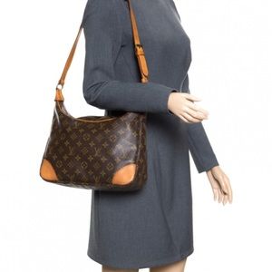 Authentic Luis Vuitton monograma Camvas  Boulongne 35 shoulder crossbody bag